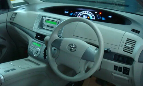 Toyota Estima #7