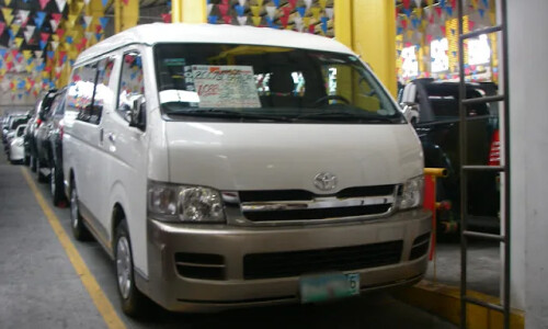 Toyota Hiace GL 4x4 #11
