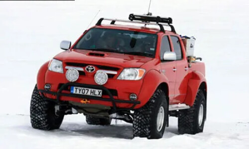 Toyota Hilux #8
