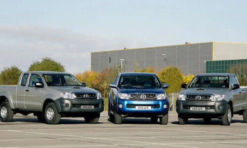 Toyota Hilux 2.5 D-4D #2