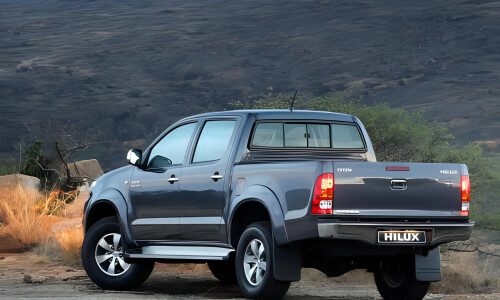 Toyota Hilux Double Cab 2.5 D-4D 4x4 #1