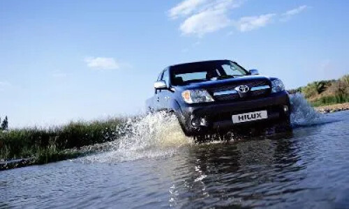 Toyota Hilux Double Cab 2.5 D-4D 4x4 #4