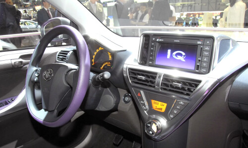Toyota iQ #9