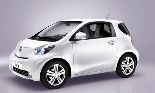Toyota iQ #13