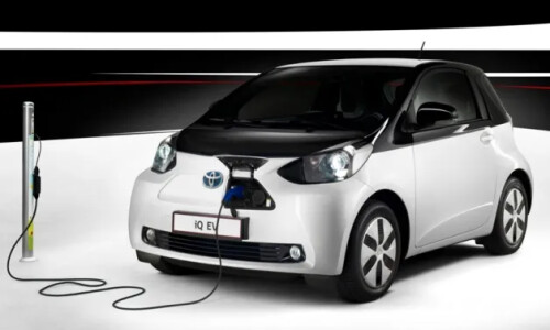 Toyota iQ EV #1