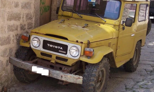 Toyota Land Cruiser #1