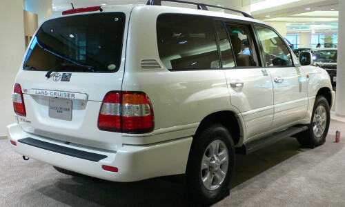 Toyota Land Cruiser 100 #2