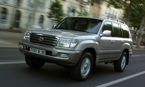 Toyota Land Cruiser 100 #6