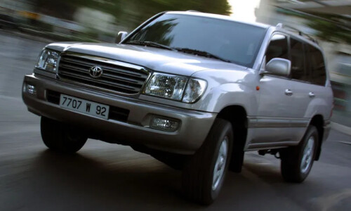 Toyota Land Cruiser 100 #12