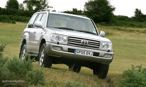 Toyota Land Cruiser 100 #13