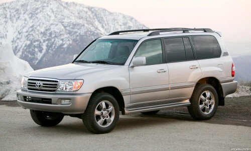 Toyota Land Cruiser 100 #15