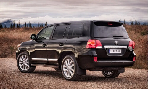 Toyota Land Cruiser 300 #8