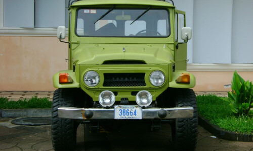 Toyota Land Cruiser FJ40 #9