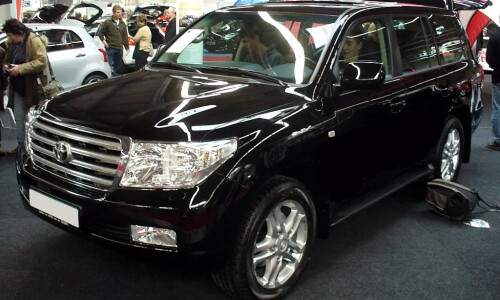 Toyota Land Cruiser V8 #1