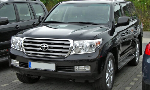Toyota Land Cruiser V8 #2