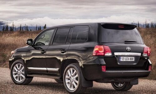 Toyota Land Cruiser V8 #6