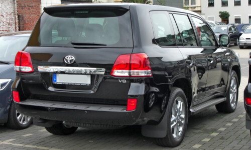 Toyota Land Cruiser V8 #9