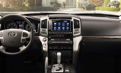Toyota Land Cruiser V8 #11