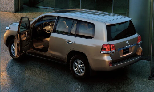 Toyota Land Cruiser V8 #13
