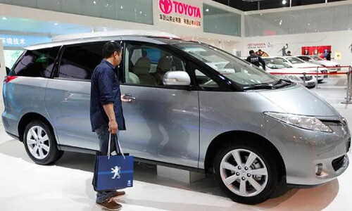 Toyota Previa #16