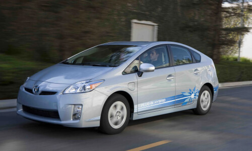 Toyota Prius Plug-In #11