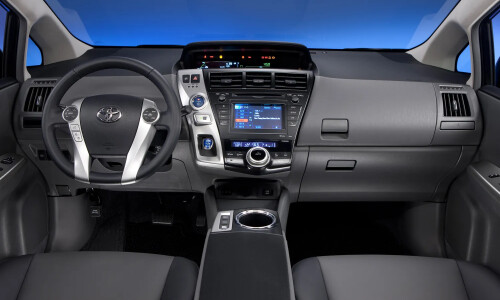 Toyota Prius V #1