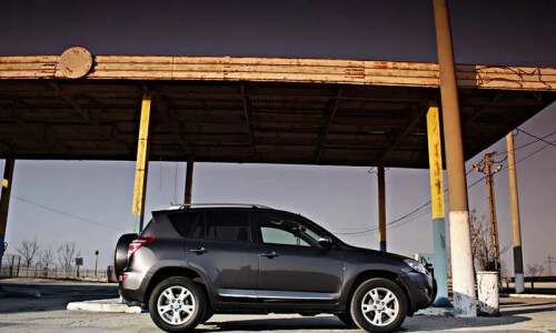 Toyota RAV4 2.2 D-4D #7