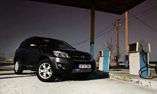 Toyota RAV4 2.2 D-4D #9