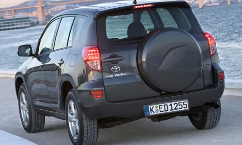 Toyota RAV4 2.2 D-4D #13