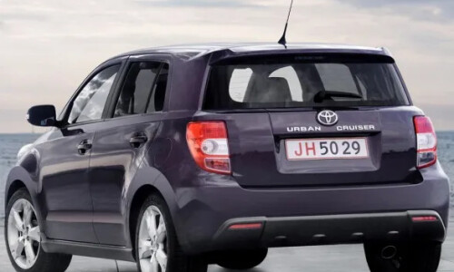 Toyota Urban Cruiser #9