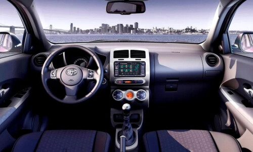 Toyota Urban Cruiser #11