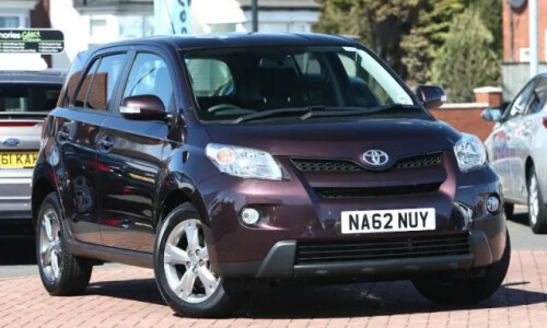 Toyota Urban Cruiser D-4D #9