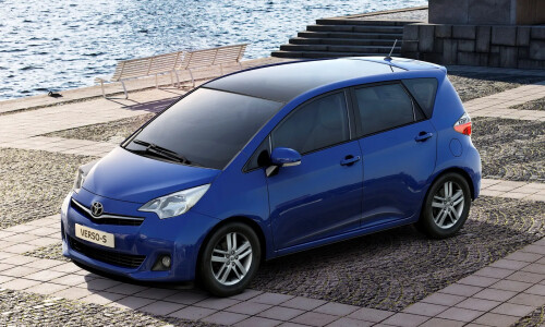 Toyota Verso S #2