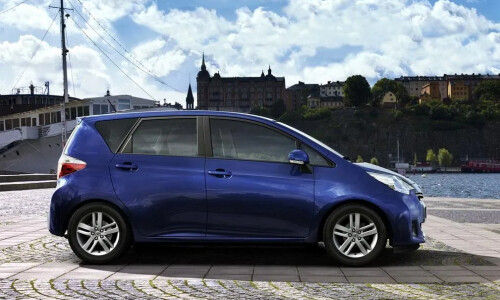 Toyota Verso S #4