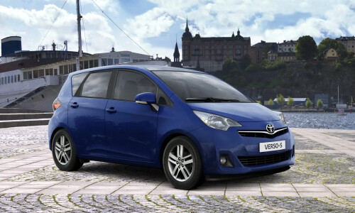 Toyota Verso S #6