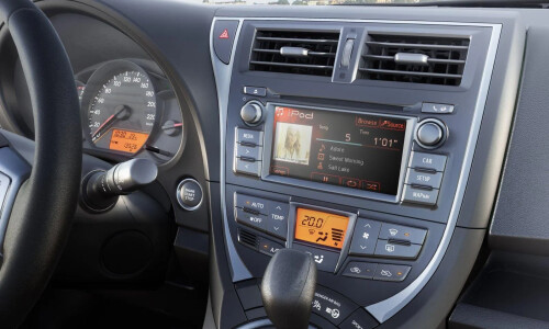 Toyota Verso S #10