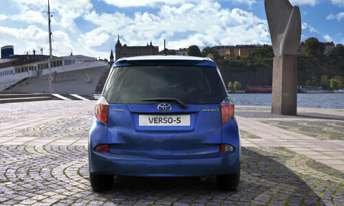 Toyota Verso S #13