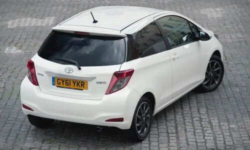 Toyota Yaris Edition S #8