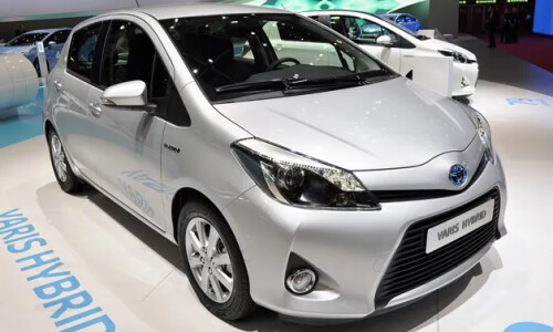 Toyota Yaris Hybrid #3