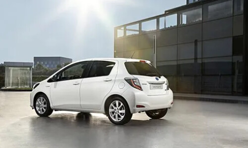Toyota Yaris Hybrid #4