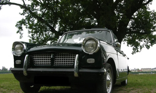 Triumph Herald 1200 Convertible #12