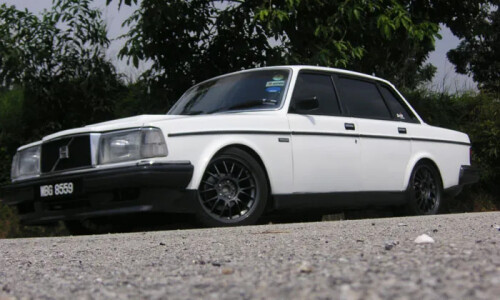 Volvo 240 #5