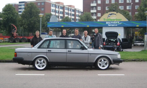 Volvo 240 #12