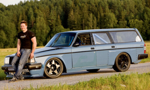 Volvo 245 #5