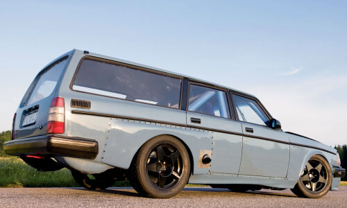 Volvo 245 #11