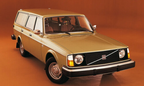 Volvo 245 #15