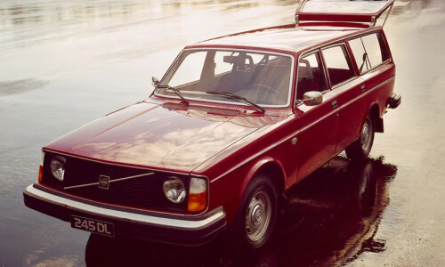 Volvo 245 #16