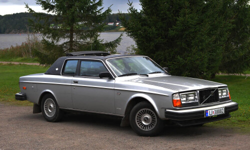 Volvo 262C #4