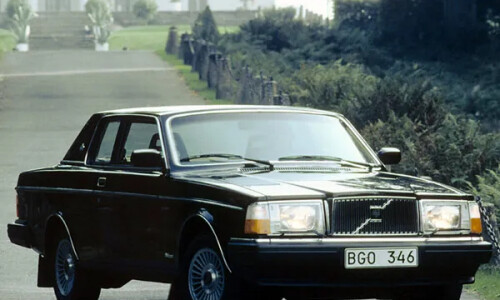 Volvo 262C #13