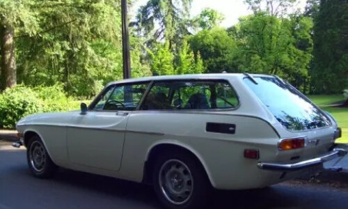 Volvo P 1800 ES #13